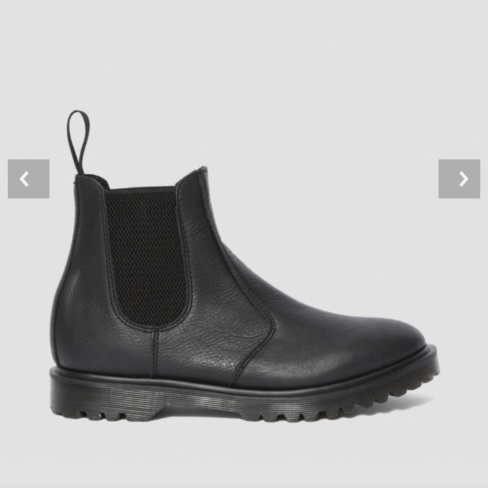 Doc Martens 2976 Chelsea boot, women’s 10(men’s 9)